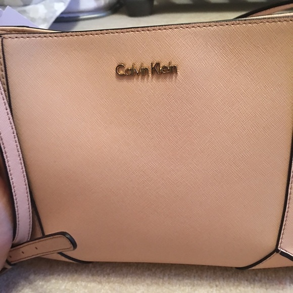 Calvin Klein Crossover - Picture 2 of 4